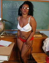 Domme Perla Lohan Bondage