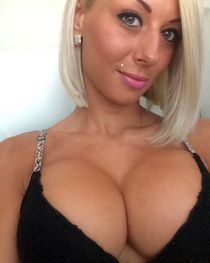 Hilary DAF girl actress